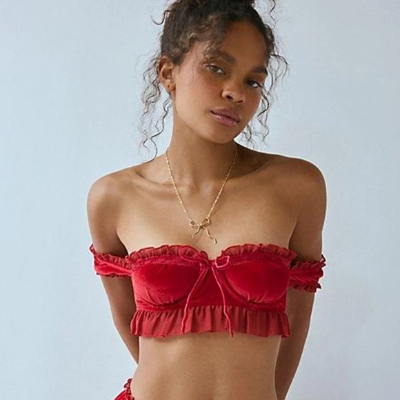 Urban Outfitters Out From Under Velvet & Ruffle Off Shoulder Bra Top XL - Picture 2 of 7
